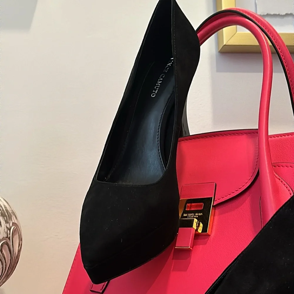 Gorgeous Vince Camuto Slaytia Lucite Platforms in Black Suede, Size 10 NWOB